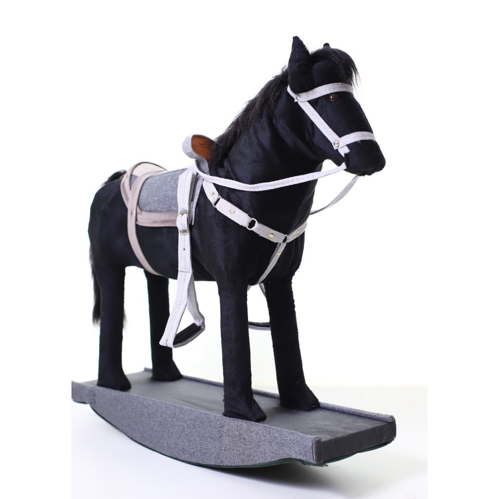 Cavalo de Balanço Infantil Pop Pelúcia Preto Com Sela Rédeas Estribos Crina Brinquedo Presente