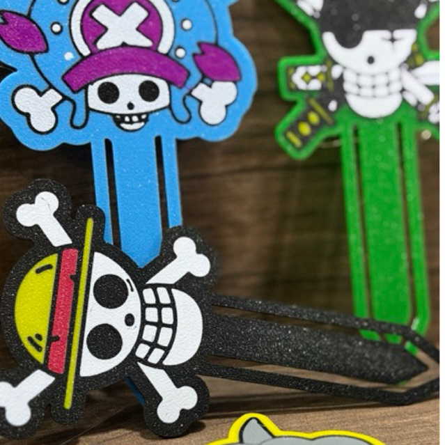 Marcador de Página Temático One Piece, Luffy, Zoro, Barba Branca, Gatinho, Stitch, Árvore - Bookmark