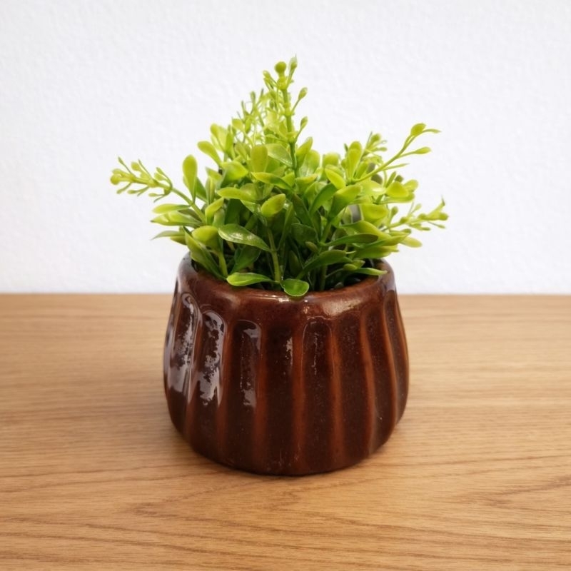 Vaso Cachepot Decorativo Cerâmica Marrom com Planta Artificial Mesa Sala Escritório Luxo