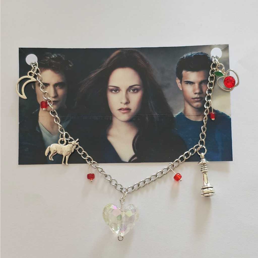 Pulseira Crepúsculo Twilight com pingentes.