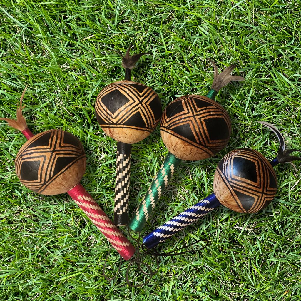 Kit 4, 3 e 2 Maraca, Chocalho indígena, decoração 30cm