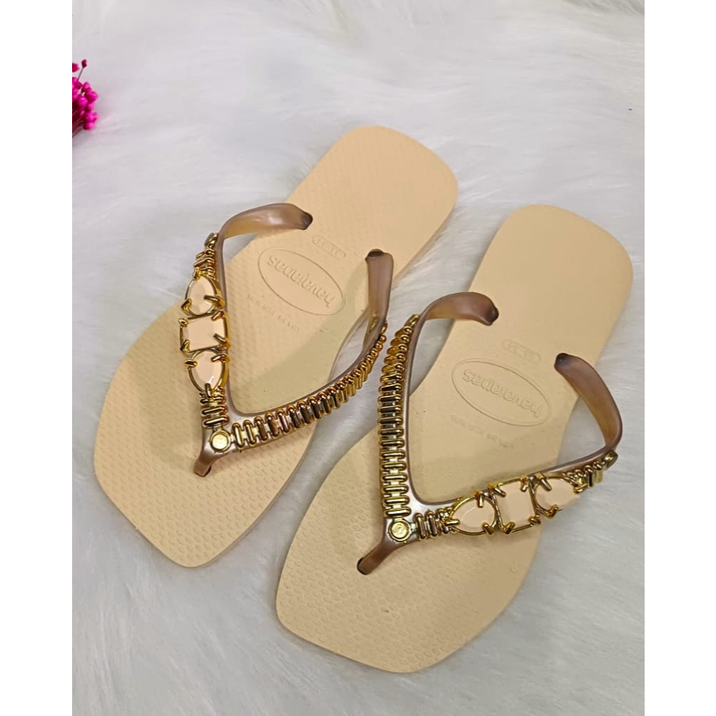 Chinelo Feminino Bege e Rosé com Pedrarias Premium | Elegante Confortável Antiderrapante