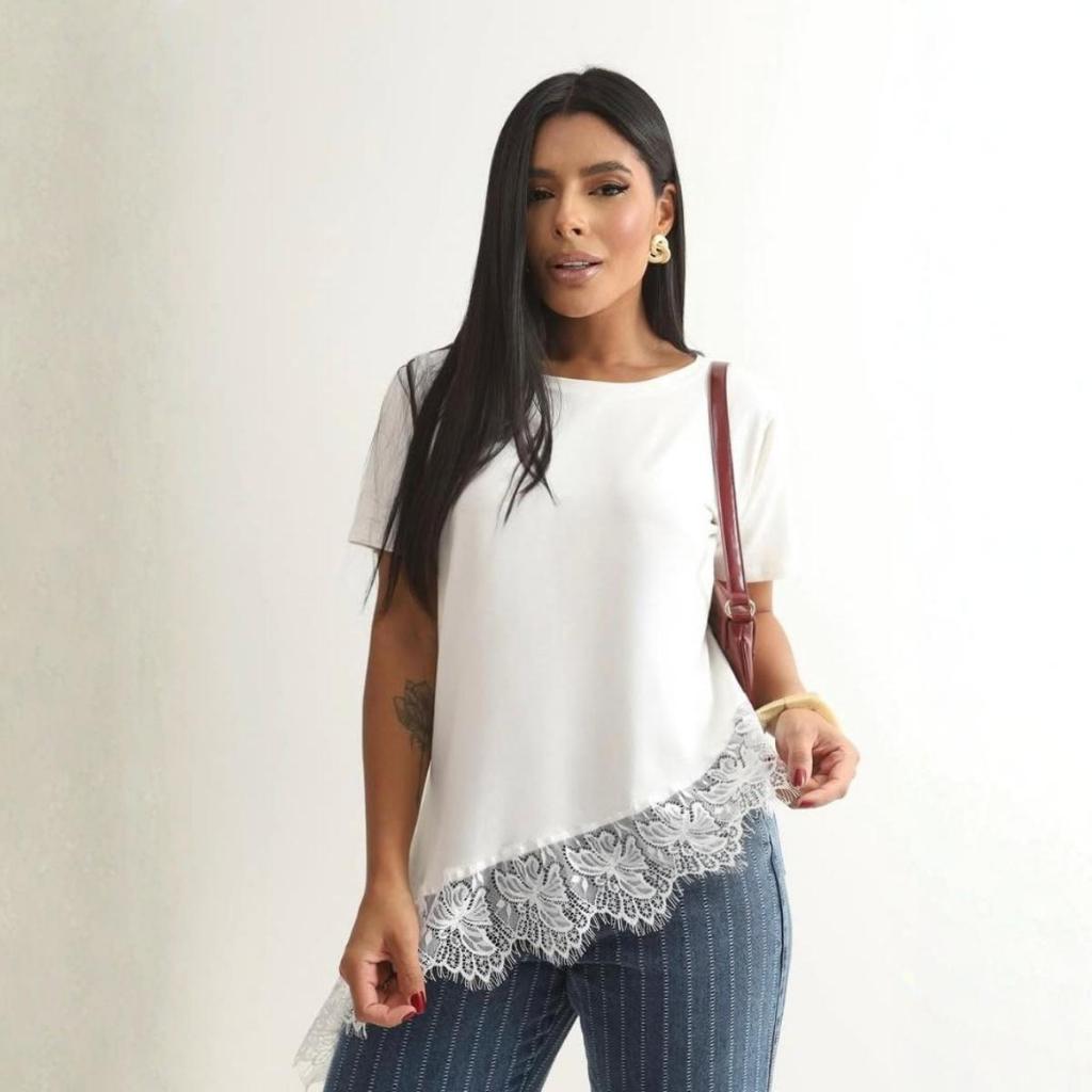 Blusa Feminina Assimétrica com Renda Guipir Viscolycra Premium Manga Curta Casual Elegante