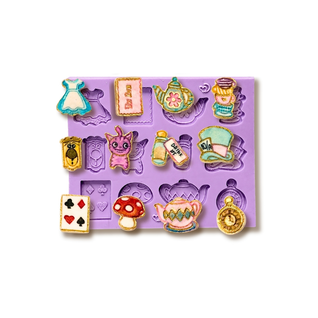 F1879 MOLDE DE SILICONE ALICE NO PAÍS DAS MARAVILHAS CONFEITARIA BISCUIT