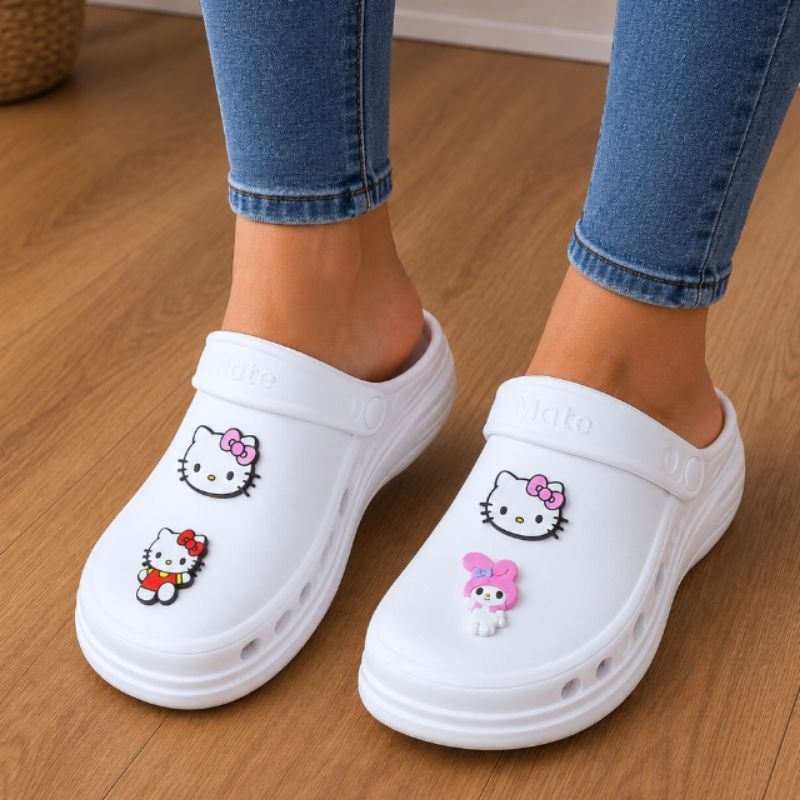 Babuche Sandália Fechada Nuvem Hello kitty Antiderrapante Profissional Yvate Leve (Babuche Fechada Hello kitty)