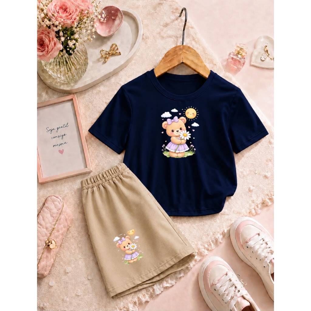Conjunto Feminino Infantil Camiseta Básica com Short Moletom Estiloso e Confortável para Meninas Estampa Ursa Fofa
