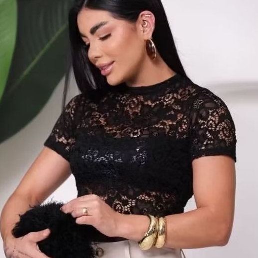 BLUSA renda poliamida preto floreado esticavel blusa blogueira na moda que emcorpa manga curta gola redondinho