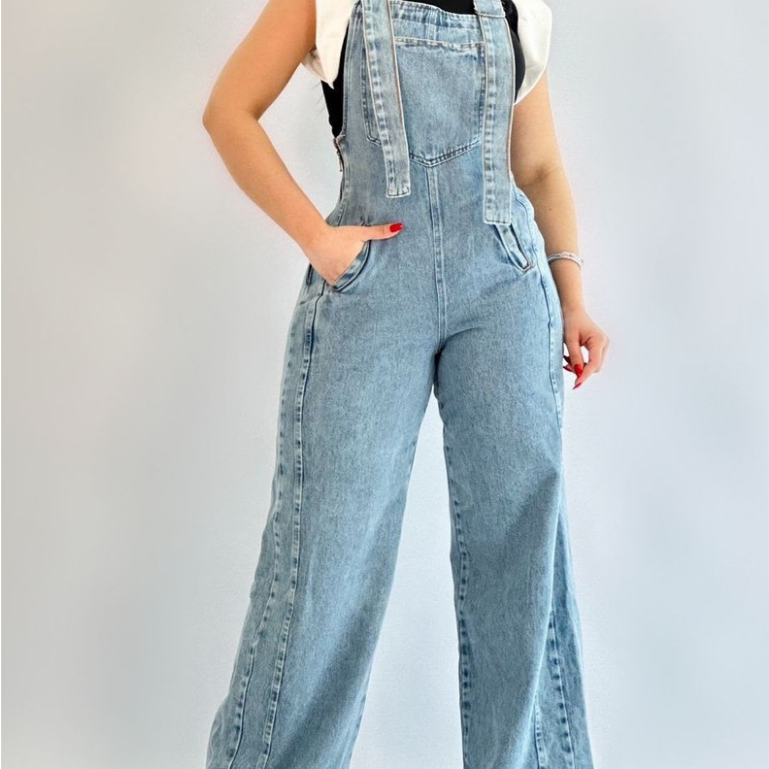 MacacãoJeansLongoWideLegJardineiraFemininoAdultoComAlçasAjustáveisCaimentoPerfeito