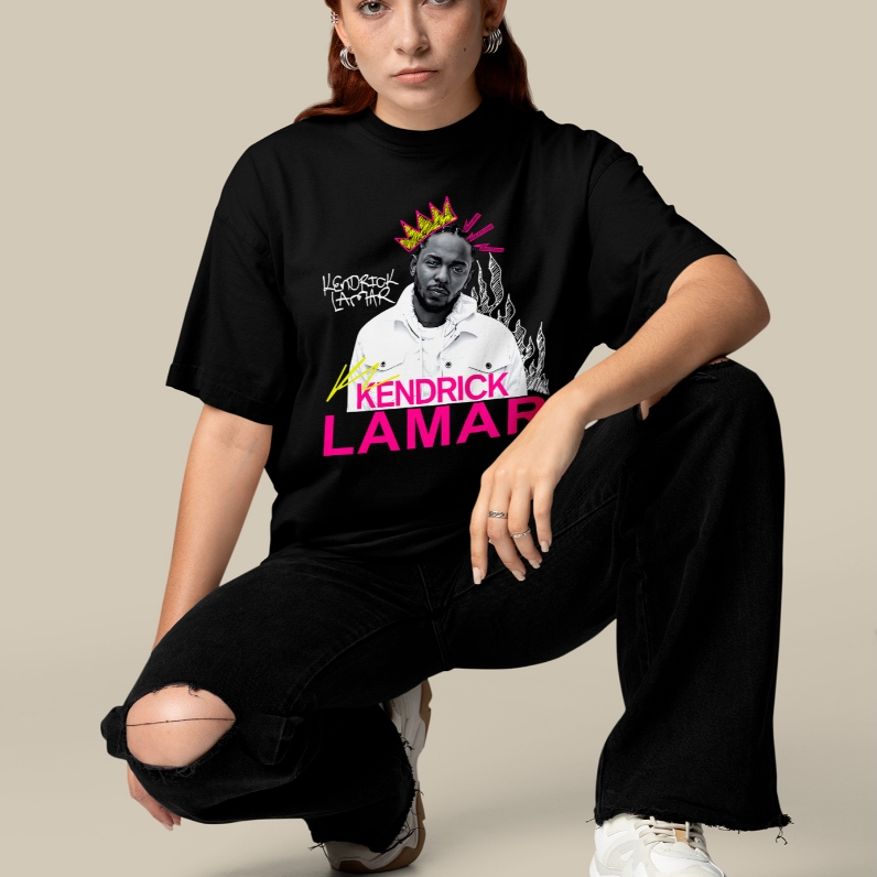Camiseta Oversized Kendrick Estampada Unissex Estilo Streetwear Casual Moda Jovem Confortável e Versátil para Looks