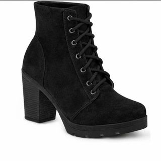 Bota feminina de salto em camurça elegante e confortável