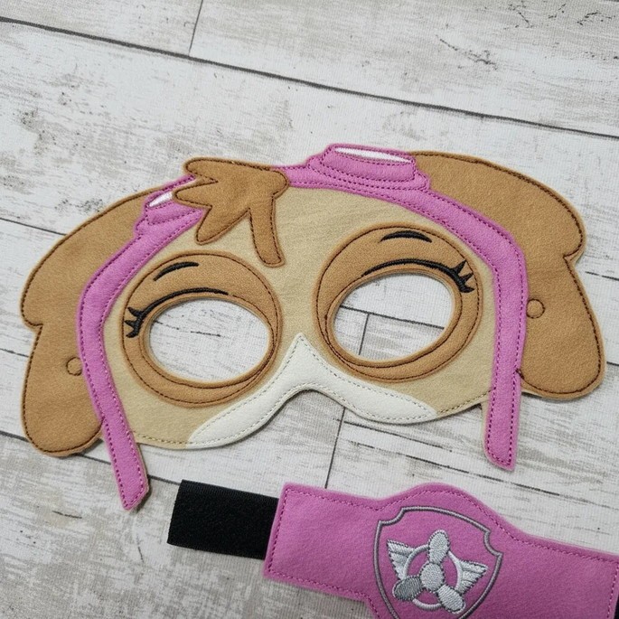 Máscara em Feltro Bordada Skye Patrulha Canina com Bracelete