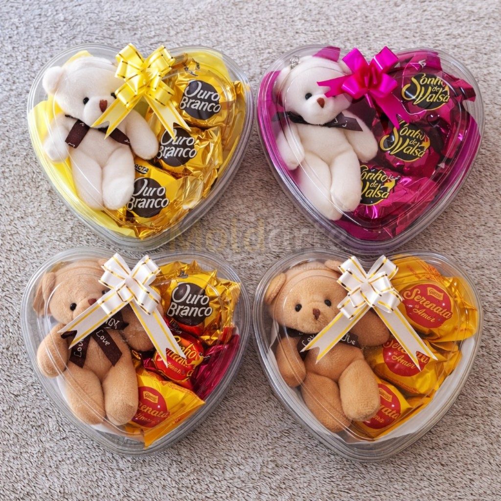 Kit 4 Coração com Chocolate 3 Bombom + Chaveiro Lembrancinha Páscoa, Dia das Mães, Dia dos namorados em Oferta na Shopee