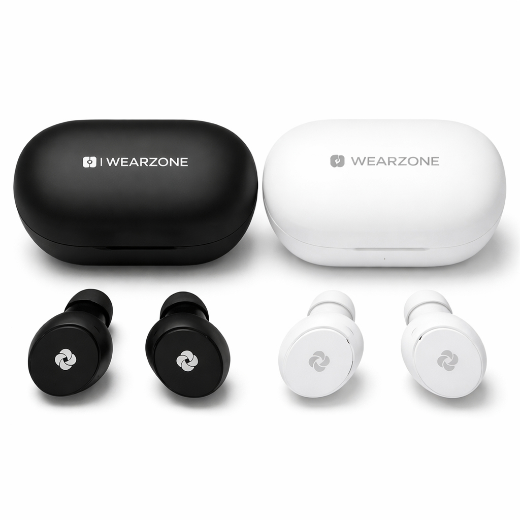 Dois pares de fones de ouvido TWS WearZone Buds 01, um na cor preta e outro na cor branca, acompanhados de seus respectivos estojos de carregamento.