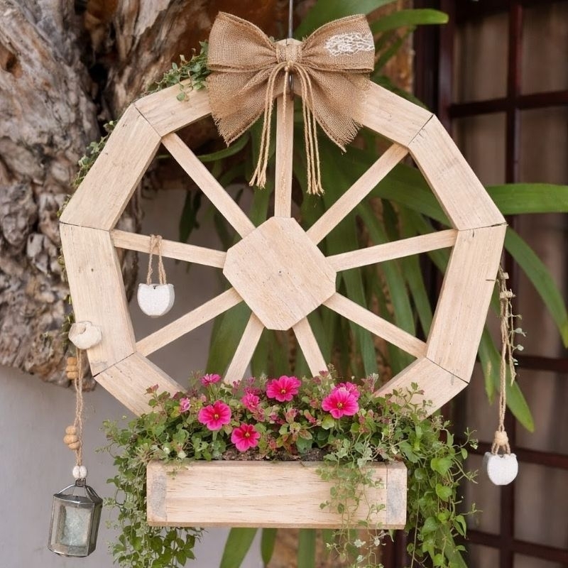Floreira de Madeira Roda de Carroça Decorativa um Cachepô