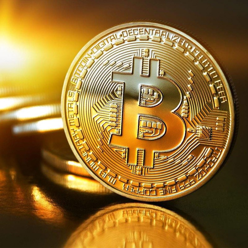 Moeda Bitcoin Banhado à Ouro - Coleção e Decoração