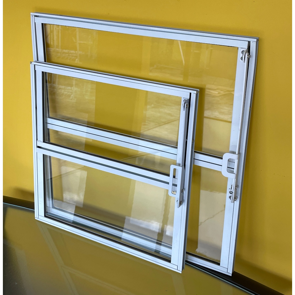 Janela Vitro Basculante 40x40 e 50x50 Alumínio Branco com Vidro Liso Incolor