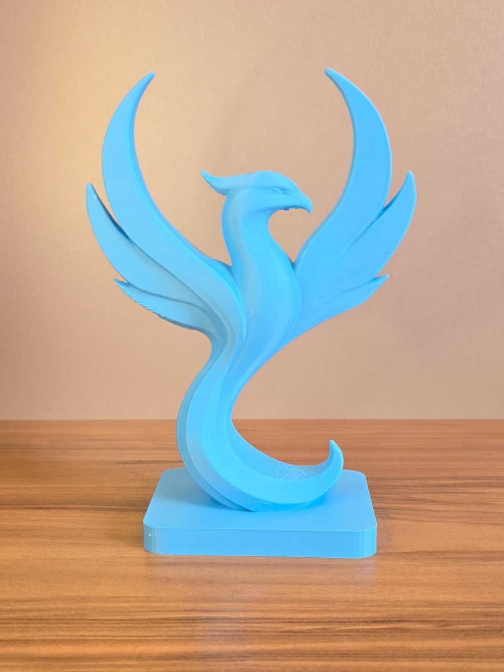 Escultura Fênix – Elegância, Renascimento e Design Moderno