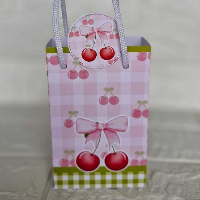 Sacolinha Personalizada Tema Cerejinha Aquarela Rosa Lembrancinhas Personalizadas Caixinhas Surpresa para Aniversário