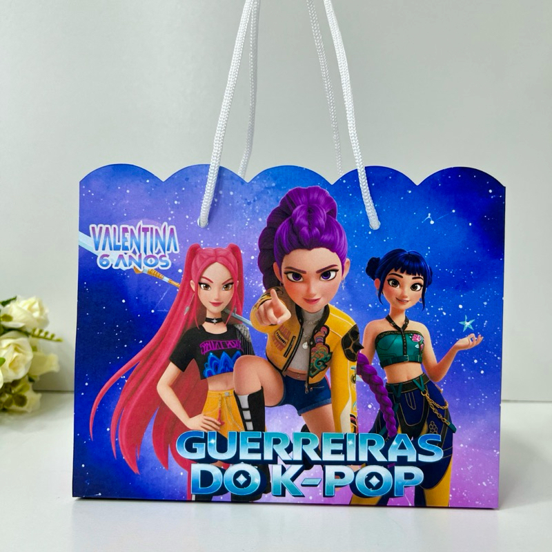 Kit Sacolinha Personalizada- Guerreiras K-Pop- Sacolinha Surpresa- Sacola- PEGUE E MONTE- Lembrancinhas Personalizada