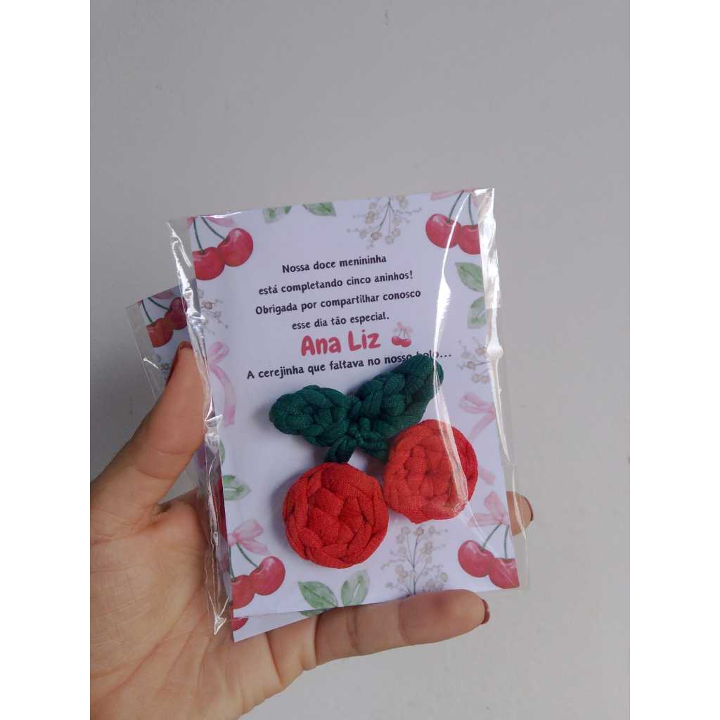 Chaveiros Cerejinha em crochê+cartão personalizado Cerejinha-Lembrancinha maternide/chá de bebê/aniversário...