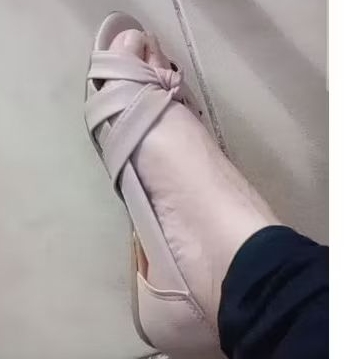 Sapatilha Sandália Peep Toe confortável bico redondo,tiras macia, com Calcanhar fechado muito estilo.Tamanhos 34 ao 39