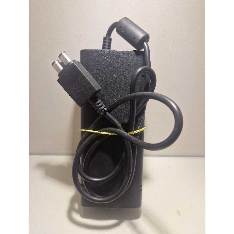 Fonte de energia 110v do xbox 360 slim ( 2 pinos)original Microsoft