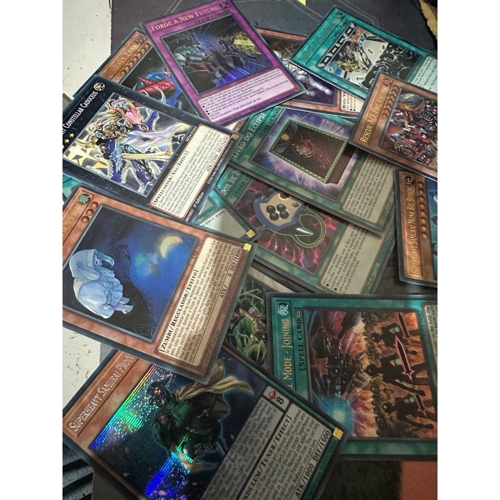 Lote 50 Cartas Yu-Gi-Oh! - Garantia de 7 Ultra Raras e 3 Secret Raras!