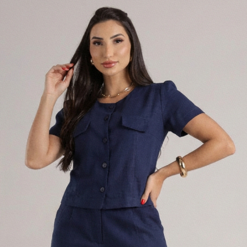 Blazer Feminino Manga Curta em Linho Rústico com Bolso Fake – Elegante e Moderno