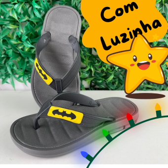 Chinelo infantil menino e menina de dedo com Led Pisca Pisca Luzinha na sola macio leve divertido e básico