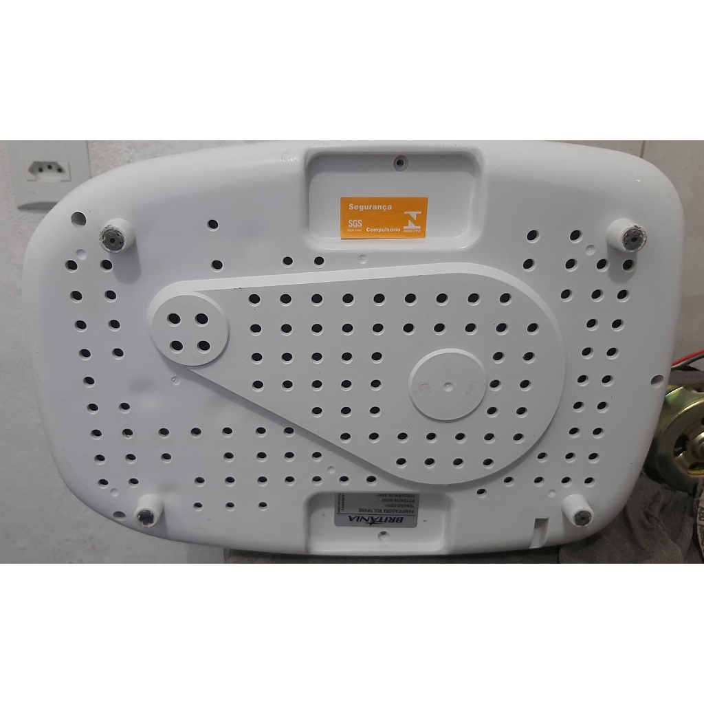 Fundo da Panificadora Britânia Branca 220V Usado