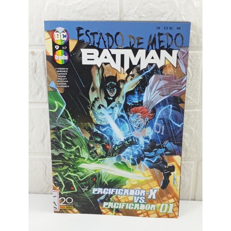 Batman - Pacificador-X vs Pacificador-01 - HQ - 256