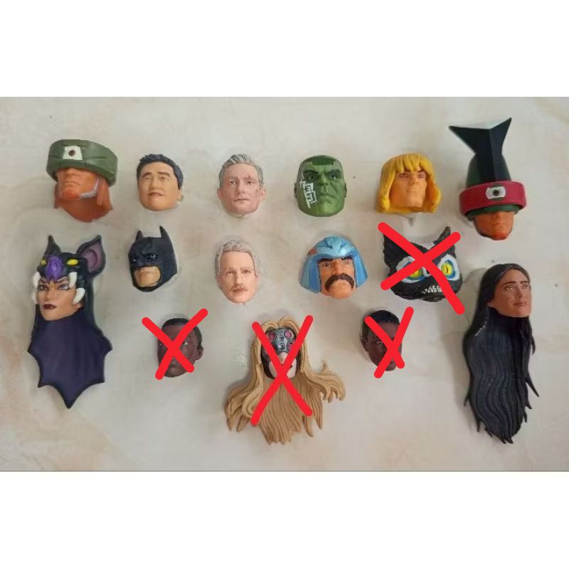 lote 2 com 11 heads cabeça legends DC e motu (vendo separado 30 cada ou 2 por 50)