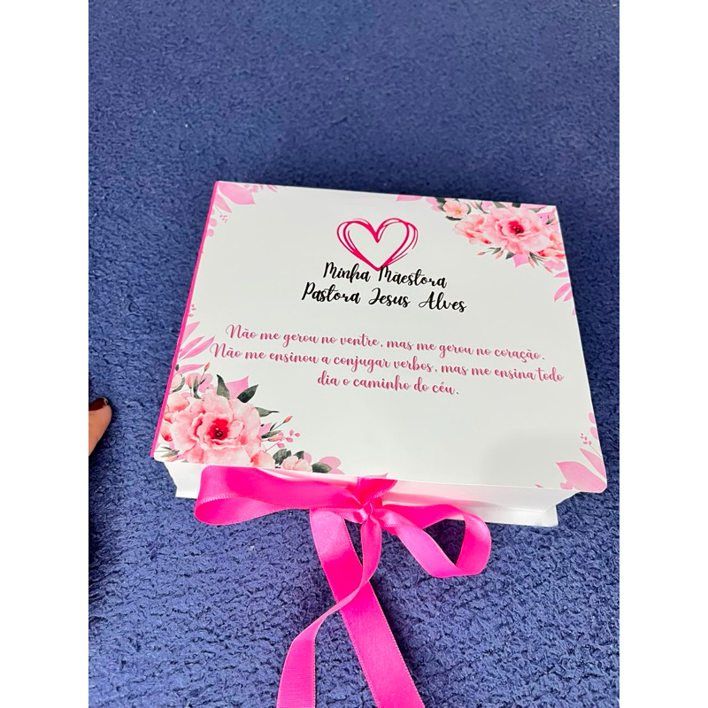 Caixa Personalizada Decorada com Laço – Qualquer Tema e Cor