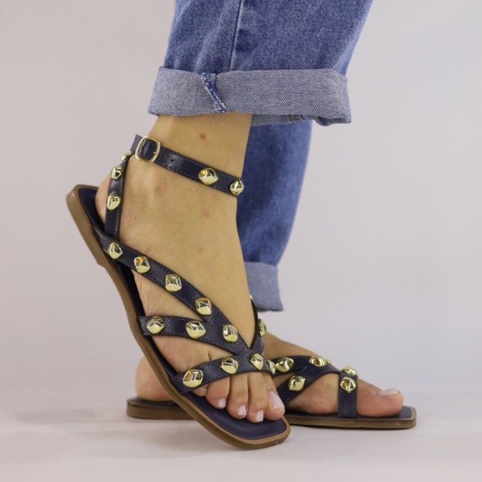 Sandália Feminina Rasteira com Tachas em Couro Legítimo - Rasteirinha Confortável e Elegante - Nova Coleção Verão 2026