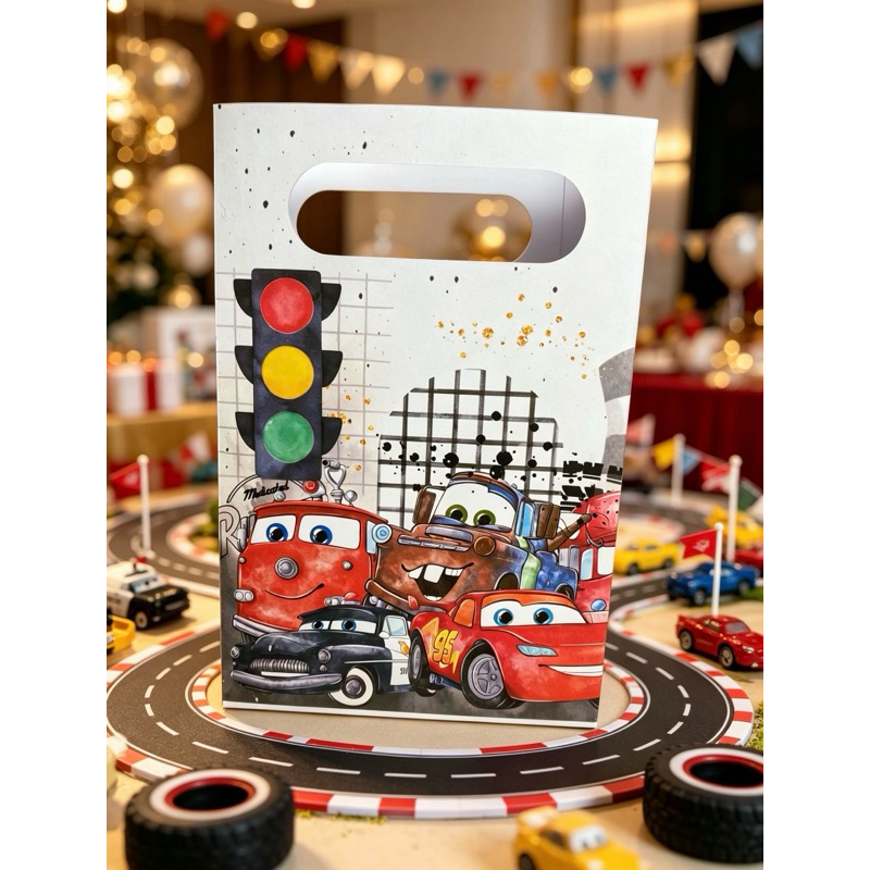 10 Sacolinhas Surpresa Personalizada no Tema  RELÂMPAGO MCQUEEN AQUARELA Lembrancinhas