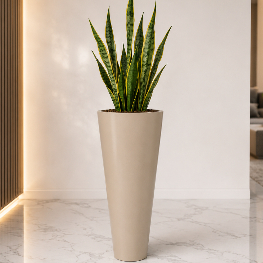 Vaso para Plantas Ibiza Cone 68cm Liso Polido Marmorizado em Polietileno Decorativo Sala Jardim