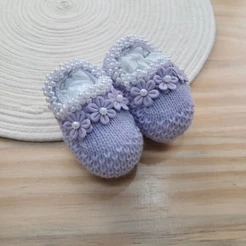 Sapatinho de Tricô Baby Pérolas e Flores | Sapatinho com pérolas Sapatinho para bebê recém nascida
