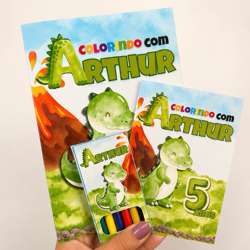 Kit Livrinho de Colorir Personalizado Dinossauro + Giz de Cera | Lembrancinha Festa Infantil