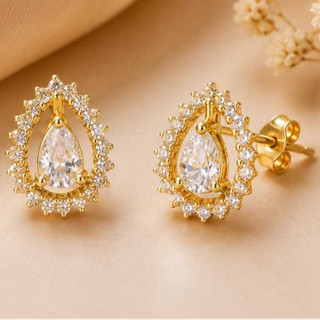 Brinco Gota Royale Cravejada com Zircônias Banhado a Ouro 18K