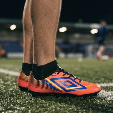 Chuteiras De Futebol De Campo Umbro Aero Original Com Cravo Grama Natural · foto 2