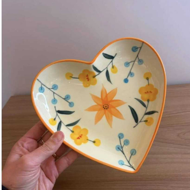 Prato Coração Cerâmica Mesa Posta floral decorativo doces sobremesas petiscos decoração