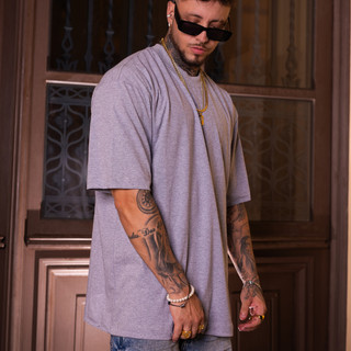 Camiseta Oversized Streetwear 100% Algodão Estilo de Rua Ombri caido Plus Size