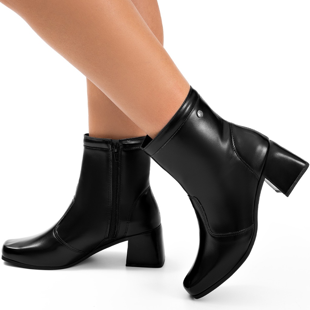 Bota Feminina Lumiss Bico Quadrado Salto Bloco Baixo Cano Curto Preto