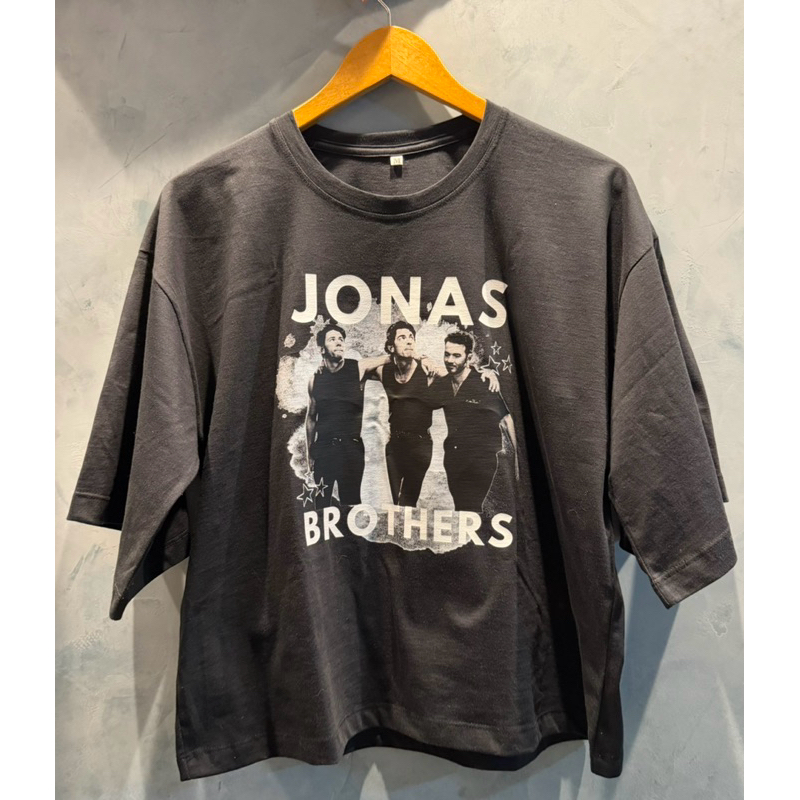 Camiseta JONAS BROTHERS 2026 | Estampa exclusiva | 100% algodão • CAMISETA COR PRETA