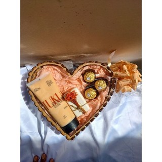 Kit Presente Natura  Ekos Tukuma + Sabonete+ Chocolate  Ferrero Rocher+Cesto de Madeira l