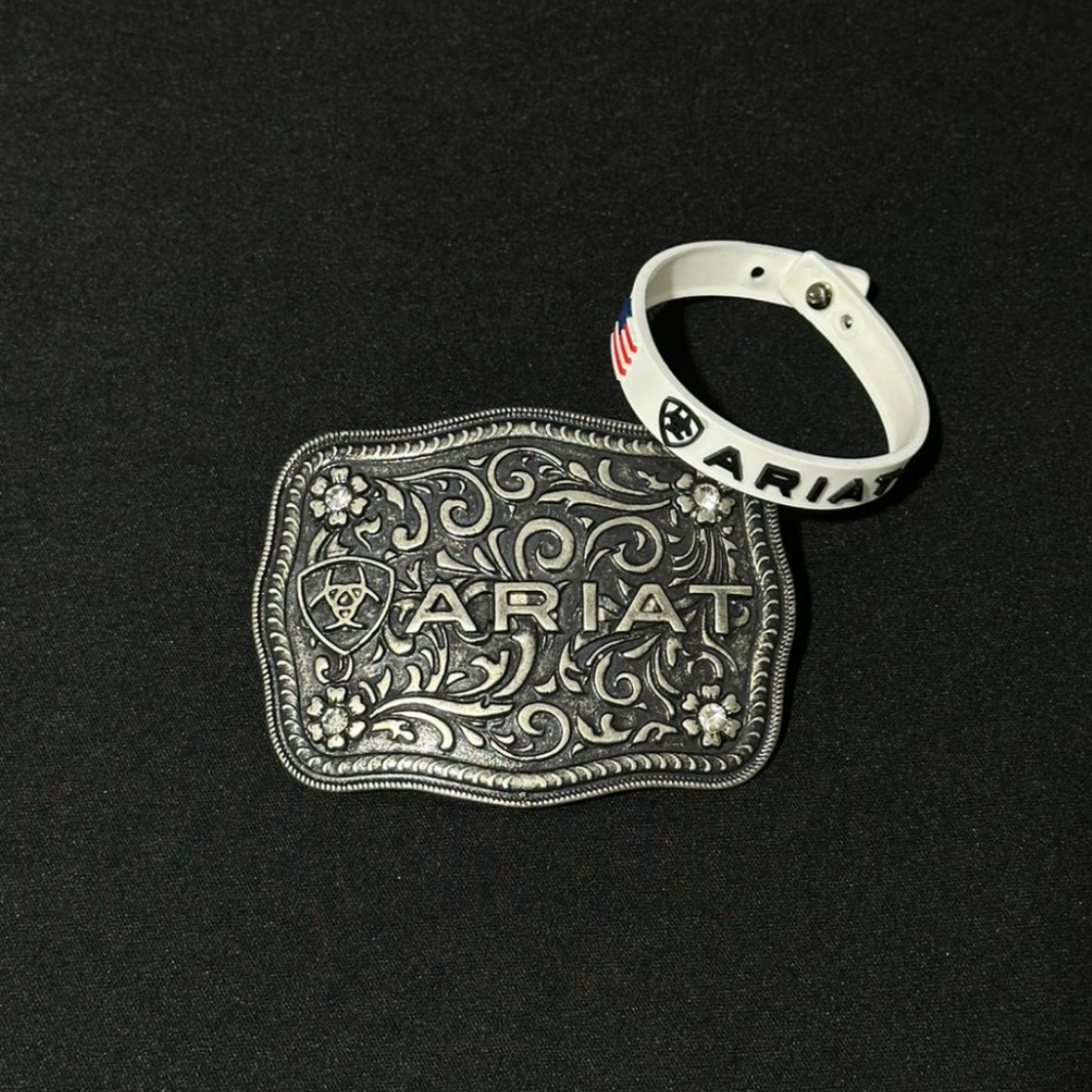 Kit Fivela Country Ariat Prata Velho + Pulseira Ariat Silicone Agroboy