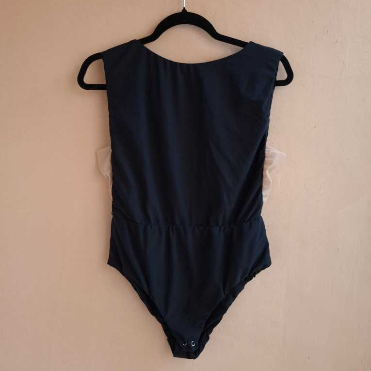 Brechó Solar - Body Costas Nua Decote Fecho de Pressão Preto Tam G Detalhe em Tule