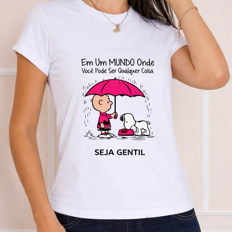 Camiseta estampada personalizada Snoopy - em um mundo onde você pode ser qualquer coisa, seja gentil