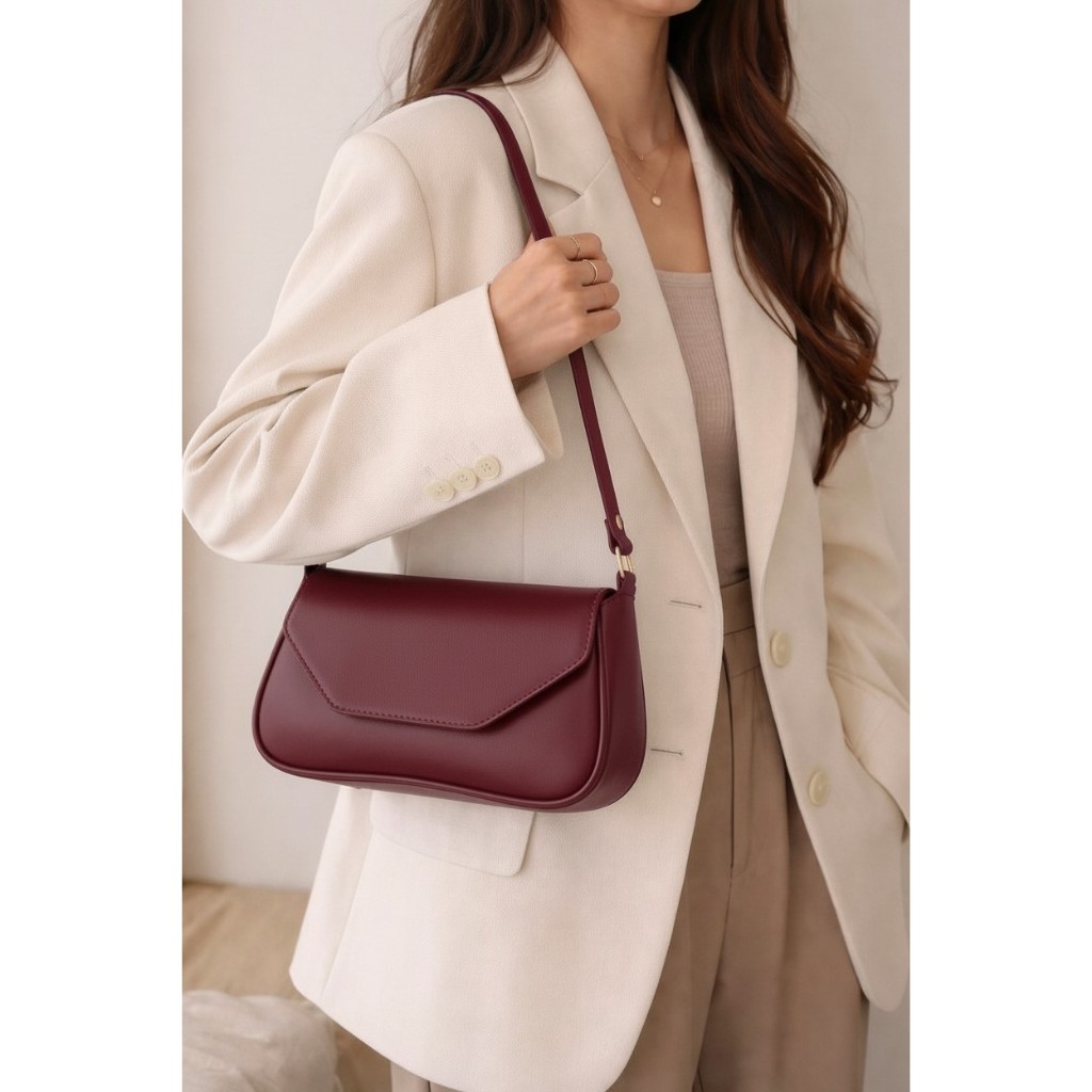 Bolsa de ombro feminina com fecho em imã , bolsa baguete lançamento  varias cores disponiveis