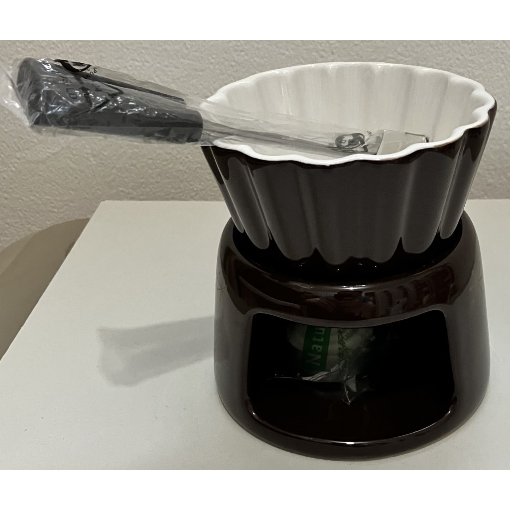 Derretedeira de Chocolate / Fondue em Cerâmica com Suporte – 11,5 x 11 cm Marrom com Estrelas